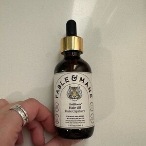 LIKE NEW Fable & Mane Holiroots Pre-Wash Hair Oil